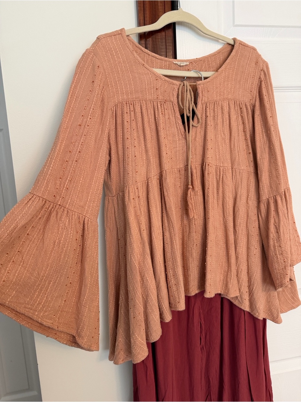 En Creme Peach/salmon Tie-Front Bell Sleeve Tunic